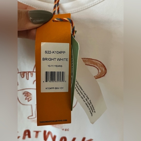 The Sunday Collective Kids Size 10-11 Catwalk Graphic Tee Shirt White NWT Unisex - Picture 5 of 8